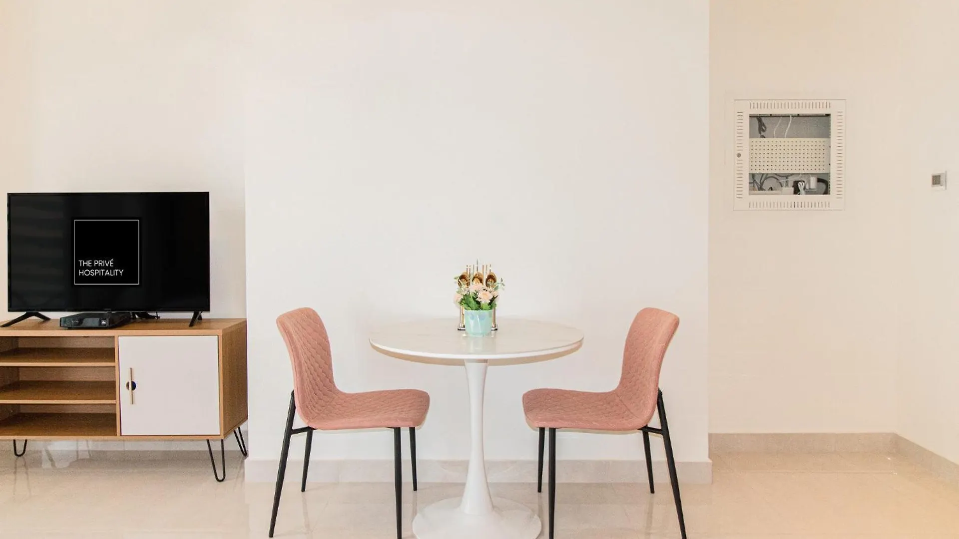 Chic Studio Getaway In Ag Tower- Business Bay Apartment Dubai