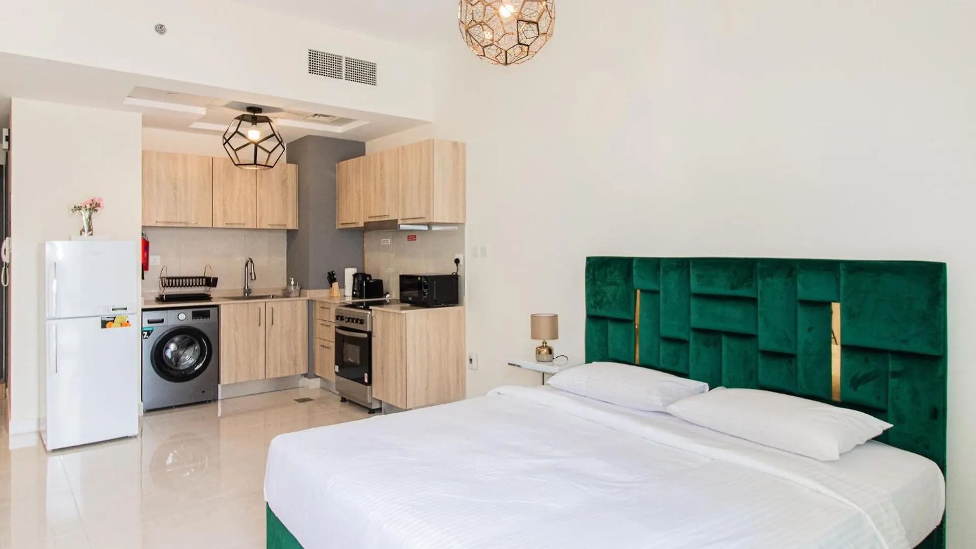 Chic Studio Getaway In Ag Tower- Business Bay Daire Dubai